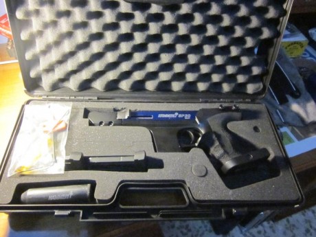 Buenas.
Pongo a la venta, una pistola calibre 22 de la marca Hammeli,modelo SP20  RRS,la empuñadura puede 01