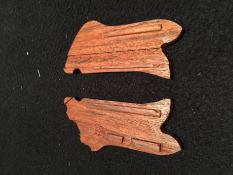 Vendo estas cachas para Luger fabricadas actualmente, su mejor uso es evitar que se estropeen las originales 00