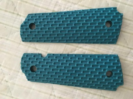       Vendo    
                   
                  Cachas azules para pistolas 1911 y regalo las negras 01