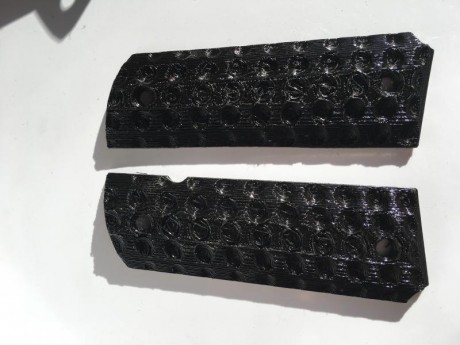       Vendo    
                   
                  Cachas azules para pistolas 1911 y regalo las negras 00