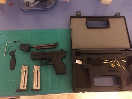 Vendo walther P22, cal. 22 con cañon corto y cañon largo. Dos cargadores, maletin y manual. Ideal para 01