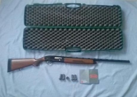 Vendo Escopeta  Breda, Repetidora, con cañón de 67 cms, 5 polichoques interiores intercambiables. Magnifico 02