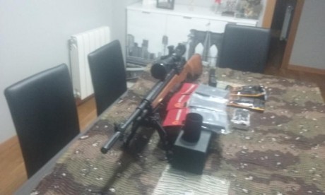 se vende M14 de cyma, preparado para DMR. da 440 fps con bolas de 0. 20. Se incluyen 5 cargadores MID-CAP 12