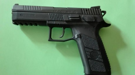 VENDO PISTOLA CZ P09 NUEVA, HE PEGADO MENOS DE 100 DISPAROS CON ELLA, VIENE CON UN SOLO CARGADOR DE 19 02
