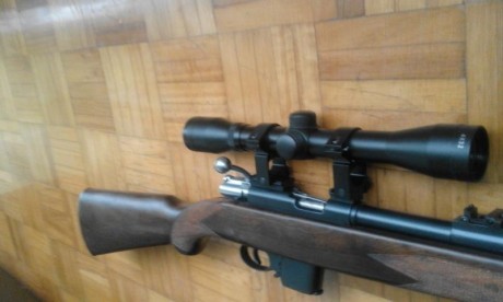 Carabina Destroyer del calibre 9 Largo, recién restaurada por un armero en Éibar, madera lacada, barnizada 02