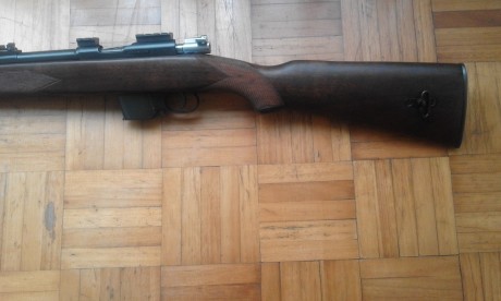 Carabina Destroyer del calibre 9 Largo, recién restaurada por un armero en Éibar, madera lacada, barnizada 11