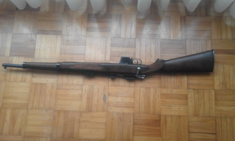 Carabina Destroyer del calibre 9 Largo, recién restaurada por un armero en Éibar, madera lacada, barnizada 32