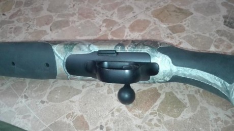 Para compra de otro chisme de óptica, vendo rifle blaser R8 con cargador extraible, 8x68 acabado Camo. 00