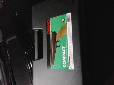 Pistola casi nueva tiene dos meses apenas 150 balines.180eur.esta en provincia de alicante.elche.se entrega 01