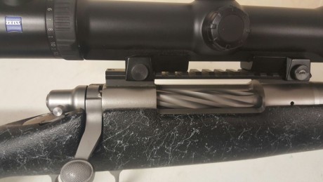 Un amigo me ha pedido que le anuncie este rifle, es un Remintong Alaska Titaniun en calibre 300W. el rifle 01