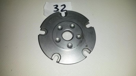 Vendo 3 Shell-Plate para load master 
20 euros cada  uno

1- #4S Calibres 223/ 222 / 380 
2- #2L calibres 02