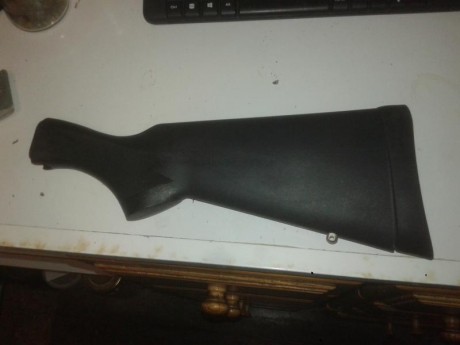 vendo culata fibra negra escopeta remington 870
estado nueva sin roces ni rayas 
precio 35 € + 6€ portes 00