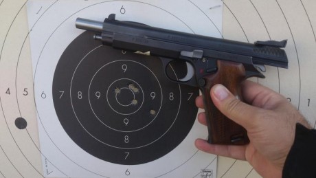 Sin lugar a dudas la pistola 9mm mas precisa de todos los tiempos es la SIG P210. Es imbatible en precisión 92