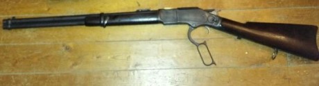 Buenas,
¿podriais ayudarme a identificar esta arma por sus marcas? Lo anuncian como un winchester 1873 20