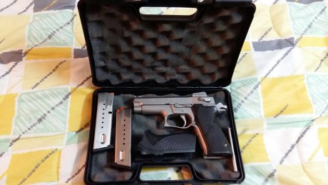 Hola un amigo vende sus armas por dejar de competir,estan guiadas en F y solo las utilizaba para manterner 00