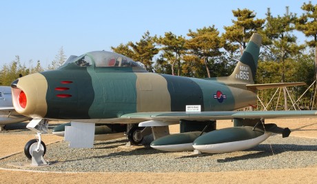 Pues eso, en este hilo pretendo deleitaros como amantes de los aviones de combate que sois muchos, con 10