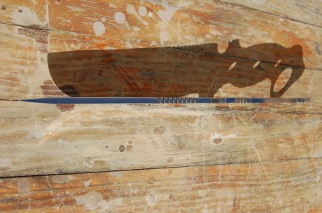 Cuchillo Andújar en acero 440. Diseño de un militar, no recuerdo cuál. Es tamaño Ka-Bar (17cm de hoja). 12