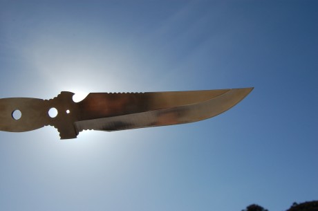 Cuchillo Andújar en acero 440. Diseño de un militar, no recuerdo cuál. Es tamaño Ka-Bar (17cm de hoja). 32