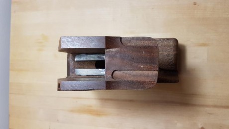 Vendo cacha original de LP50 talla M prácticamente sin uso y en perfecto estado. 

Se encuentra en Madrid.

Precio: 161