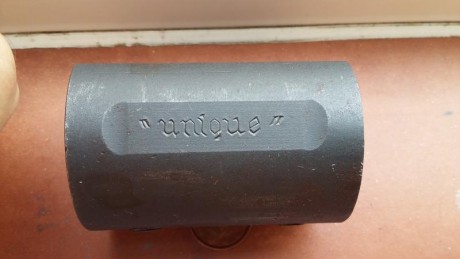 Vendo este contrapeso de la Unique des 69. Es el grande.Válido para usarlo tal cual ó con un poco de "bricolaje" 02