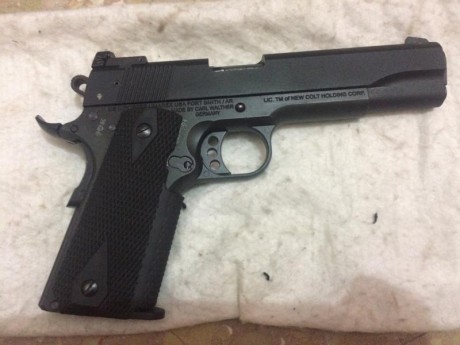 benelli  cal 22 400€
colt cal 22250€ 02