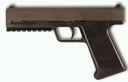 La gran desconocida, la HK UCP. 
La HK UCP es una pistola que parece vivir en la sombra y es por eso que 10