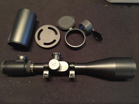 Se vende este visor en perfecto estado funcional con las bases de altura media incluidas asi como el parasol 02