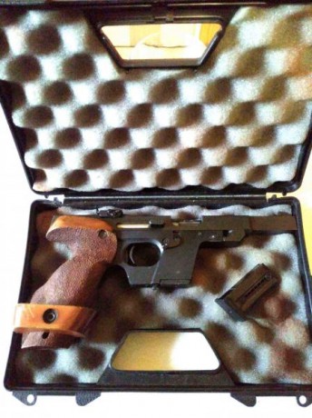 Un amigo que no se maneja con internet me ha pedido que ponga aqui y a la venta esta escopeta FABARM, 21