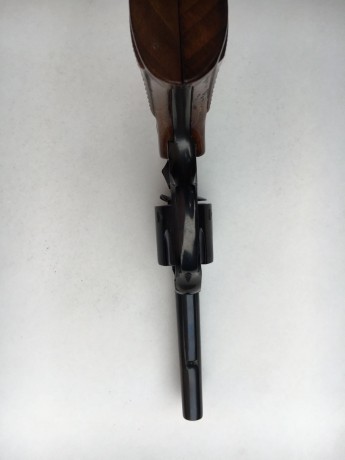 Hola a todos:
Un amino me ha pedido que le ponga a la venta un revólver Astra cal.32
El arma se encuentra 131