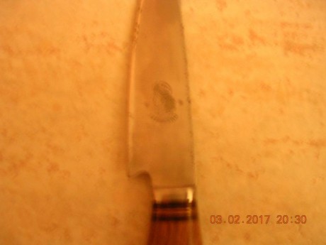 Vendo Cuchillo y Tenedor Argentinos marca Libertad, sin estrenar, encabados en madera y ciervo, funda 02