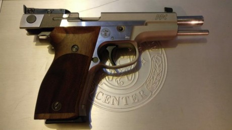 Vendo esta 5906 PPc de 5" 
La pistola esta en perfecto estado 
Lleva cachas nill de madera (tambien 01