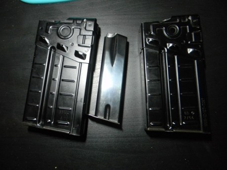 Vaciando cajas he encontrado 3 cargadores, dos de cetme de 20 cartuchos y uno de una star 30-m, los dejaria 01