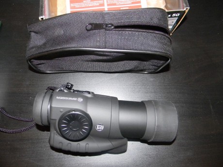 Vendo un monocular nocturno marca bresser 5x50 y un laser para pistola sin carril beamshot, el monocular 01