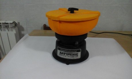 Vendo equipo de recarga completo, todo junto o por partes.

- Prensa homologada Lee Turret Press 
- Dies 01