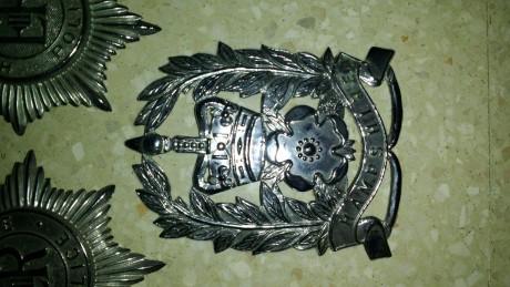 Vendo varias placas de policia britanicas. Precio 40 euros todas mas envío. Tambien vendo por separado. 00