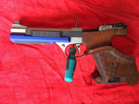 Saludos a todos los compas del Foro, vendo mi Feinwerkbau AW 93 del calibre 22 lr, en muy buen estado 00