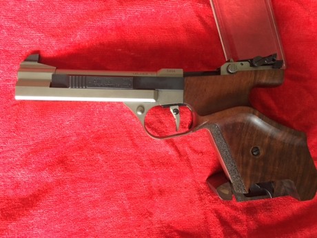 Saludos a todos los compas del Foro, vendo mi Feinwerkbau AW 93 del calibre 22 lr, en muy buen estado 11