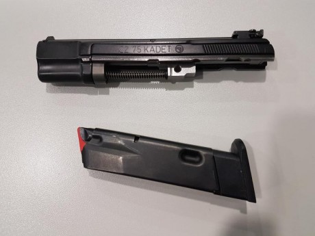 Buenas, se vende este kit conversor  .22 para las CZ, esta impecable , se encuentra en la provincia de 00