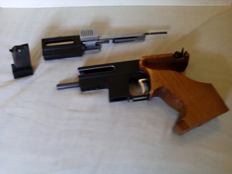 Pongo a la venta este arma de un compañero del club, como dice el 
encabezado es una Pardini-Fiocchi del 00