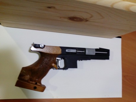 Pongo a la venta este arma de un compañero del club, como dice el 
encabezado es una Pardini-Fiocchi del 10