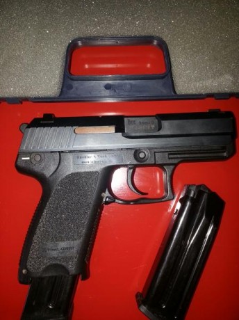 se vende pistola HK USP 9 MM, en perfecto estado, con 2 cargadores y su caja. 300€ 31