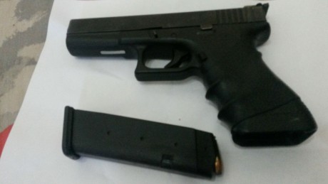 Pistola glock 9mm lleva toda la maquinaria de la 4 gen por 400eur.colt trooper en 6 pulgadas cal 357 por 02