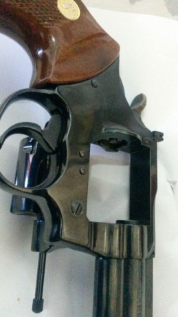 Pistola glock 9mm lleva toda la maquinaria de la 4 gen por 400eur.colt trooper en 6 pulgadas cal 357 por 01