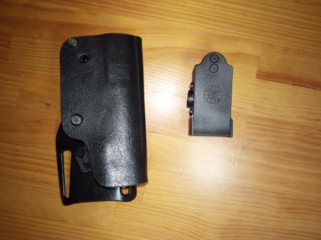 Buenas tardes.

Vendo funda antihurto PARA ZURDO la vega holster MDS8  y un portacagardor vega holster, 02