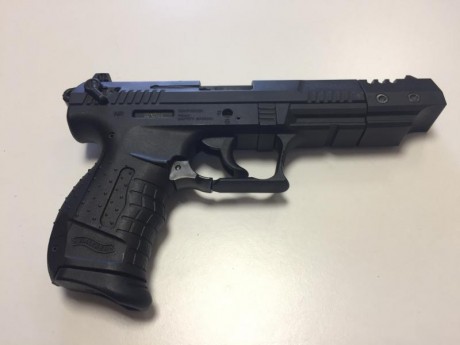 Vendo mi Walther P22 Target, esta nueva impoluta, sin ninguna marca, con dos Cañones uno de 3,5" 40