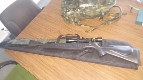 Pocos tiros. Es d nitro piston. Visor no incluido. Caja original incluida  esta en zaragoza. Preferible 00