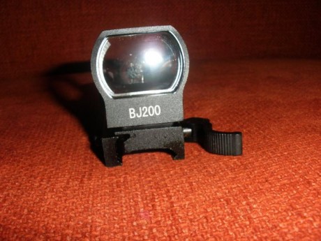   Vendo VOERE de cerrojo, calibre 9,3x62 con holográfico desmontable. Muy cuidado. Lo quito por haber 112