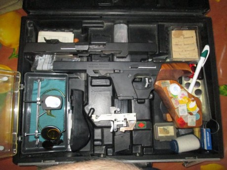 Hola , tengo una walther del 22 y otra del 32, queria preguntaros si se podrian guiar como una sola arma 50