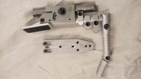 En venta CANTONERA con RABERA marca ANSCHUTZ  completa con los accesorios necesarios para su montaje, 00