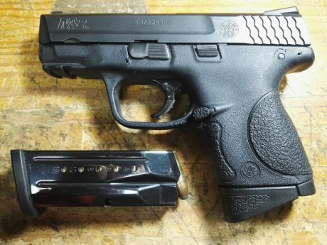  (VENDIDA) 

Muy buenas compañeros.
Pongo a la venta la smith wesson Compact del 9 mm Parabelum guiada 01